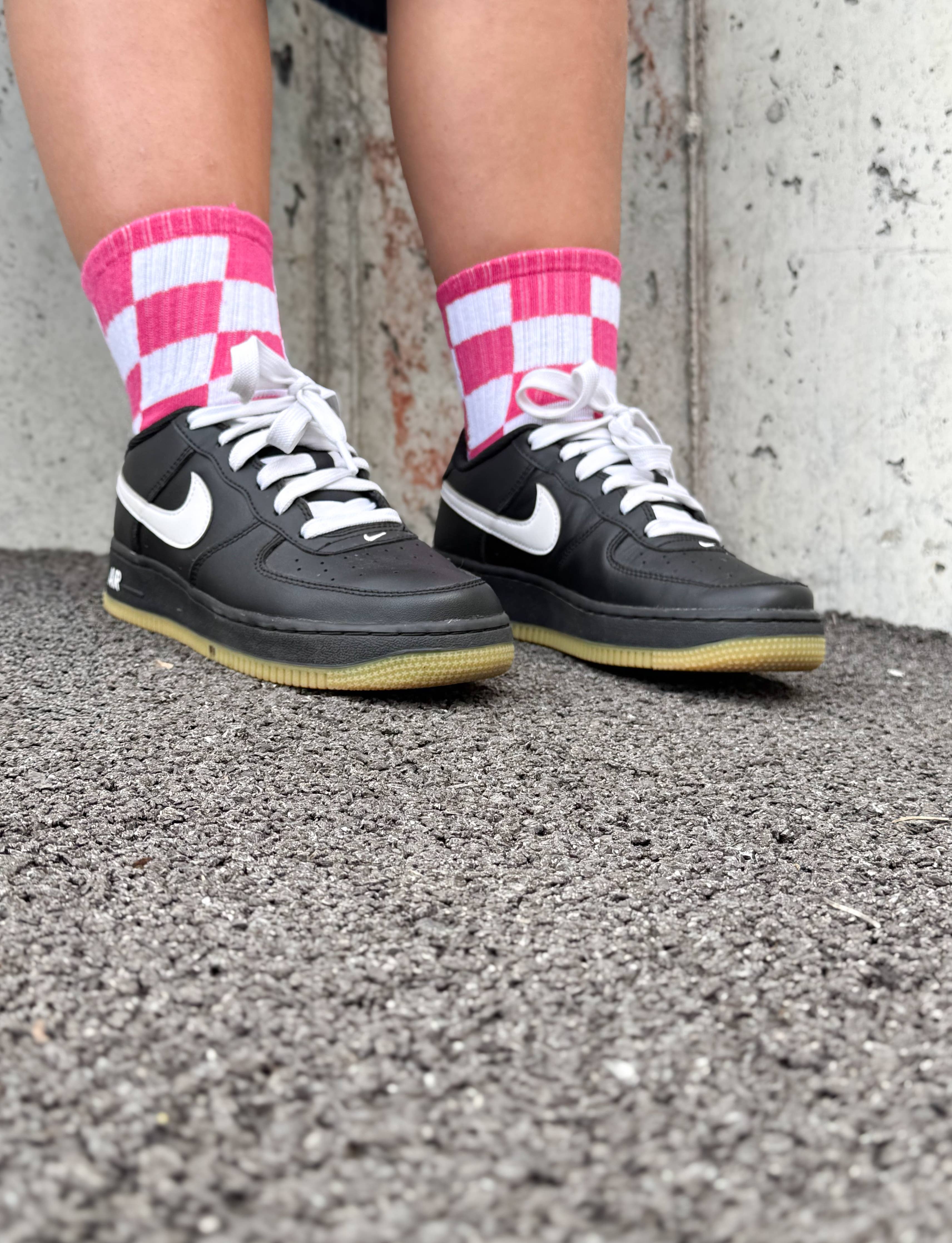 Kickin it up Socks - Pink Checks
