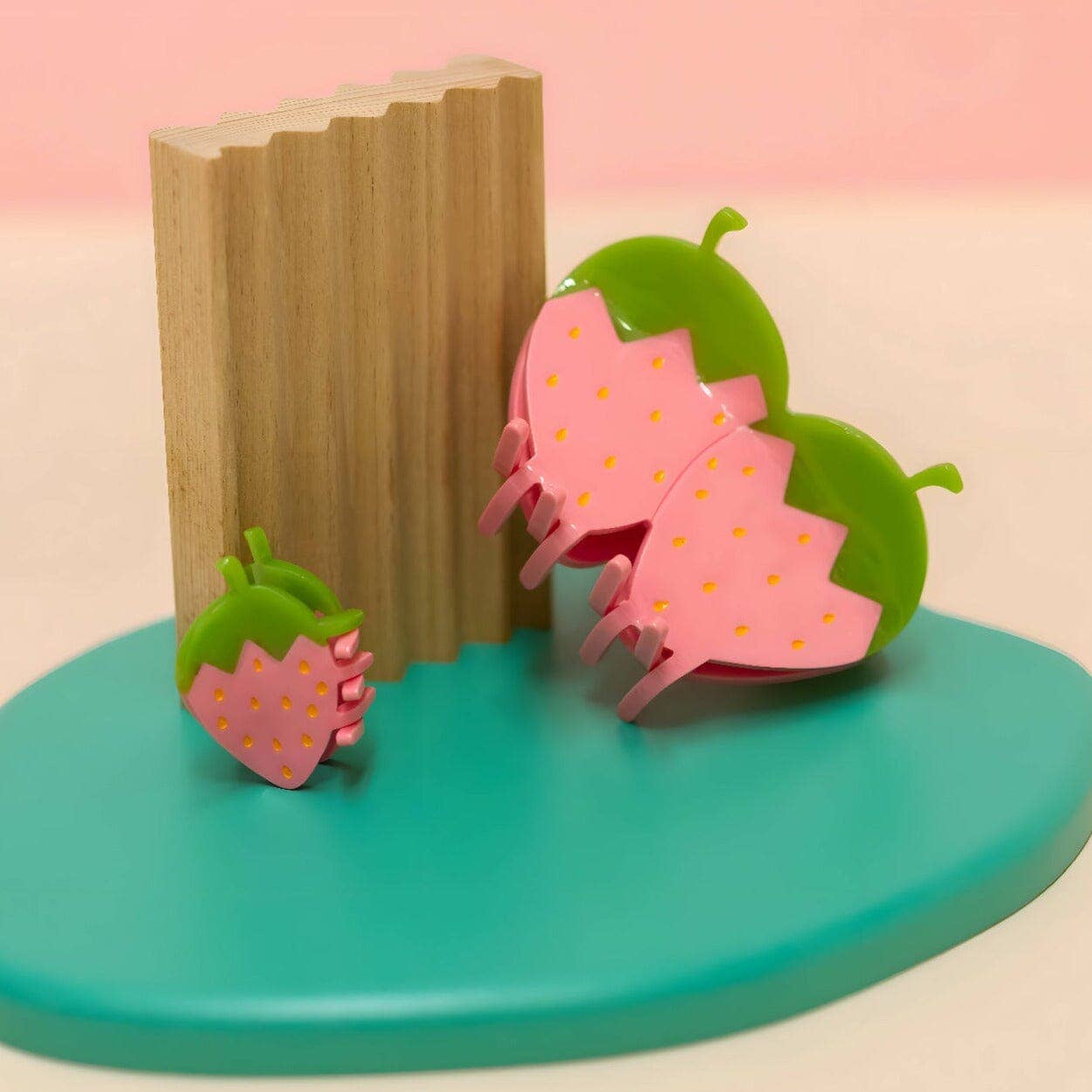 Jenny Lemons Hair Claw Clip - Mini Pink Strawberry