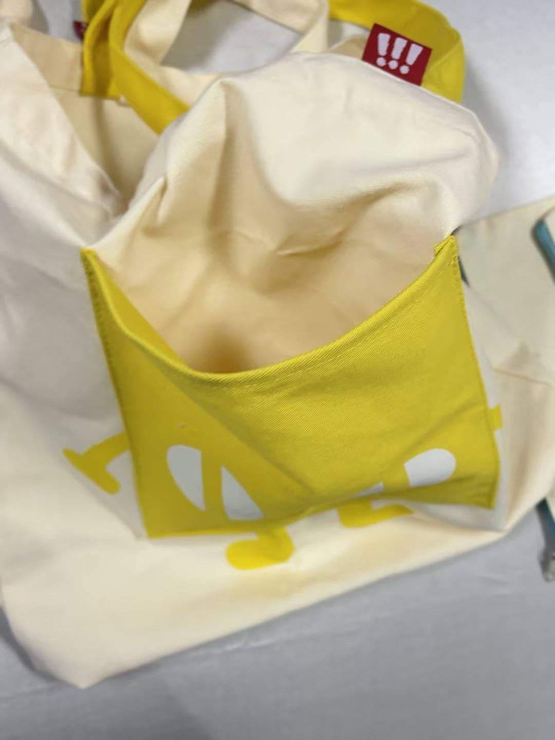 Karepango - KIIRO: Large Pocket Tote Bag