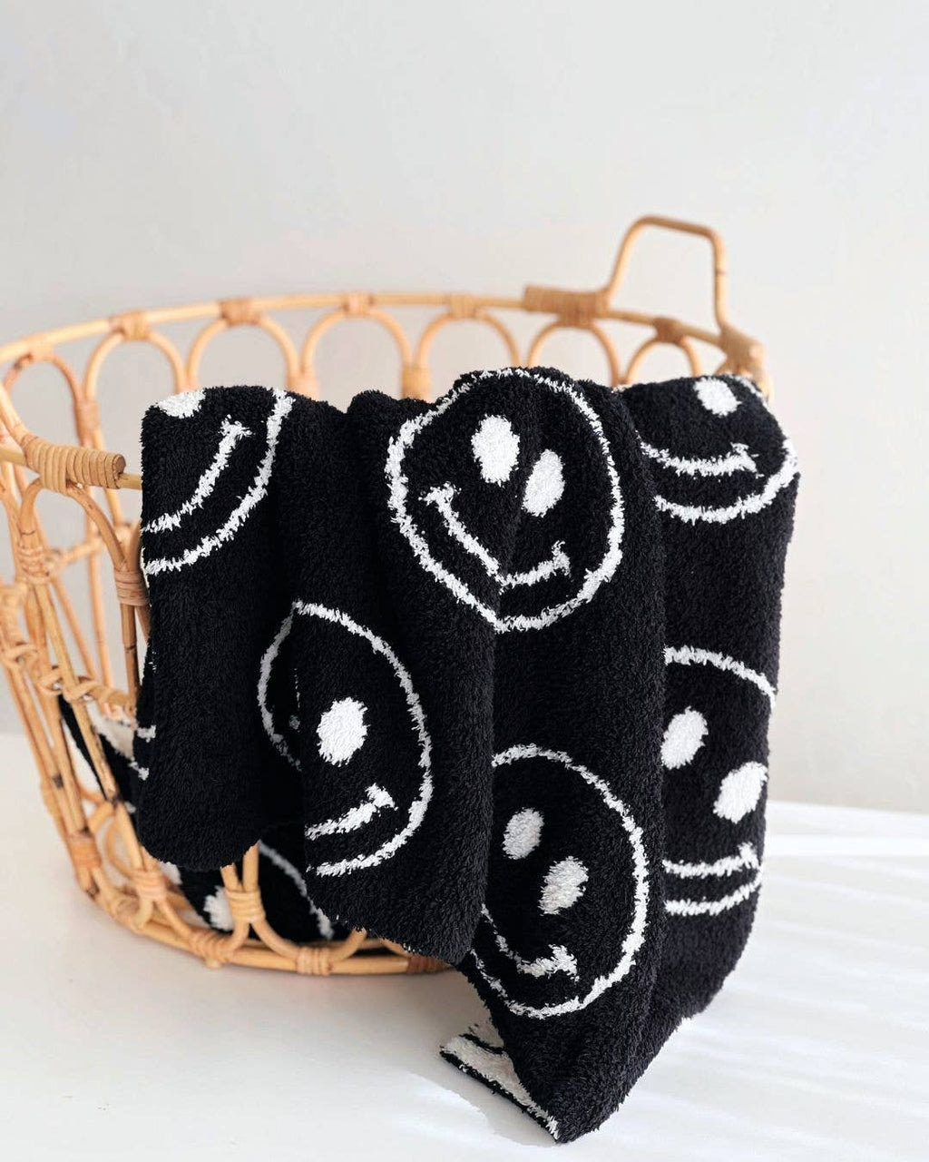 Lucky Panda Kids Baby Blanket - Smiley Plush Black