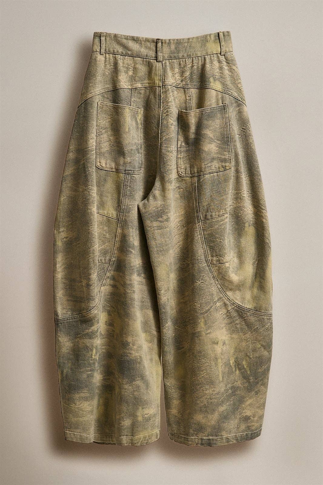Women's Camo Print Barrel Leg Carpenter Jeans