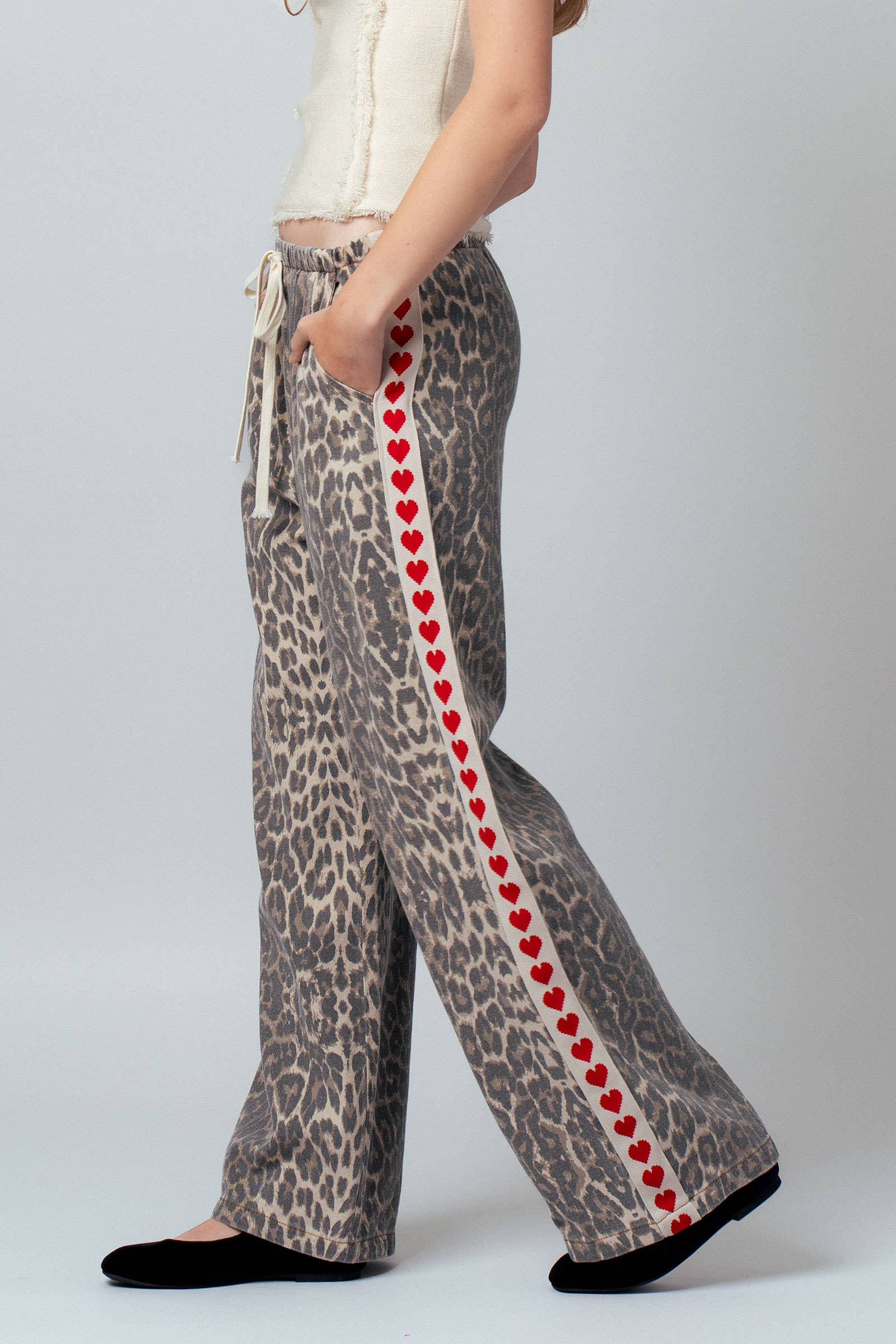 Women's Leopard Print Heart Side Stripe Lounge Pants
