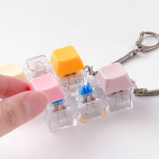 K-Wonderland - DIY Keyboard Keychain Kit