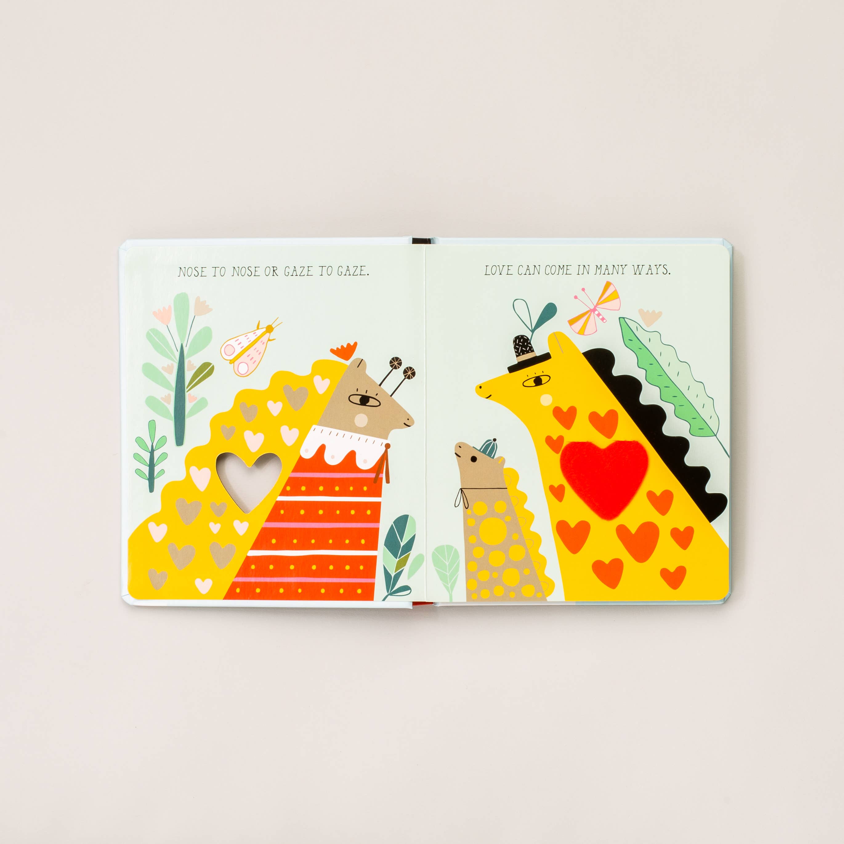 Chronicle Books - Love Can Come in Many Ways