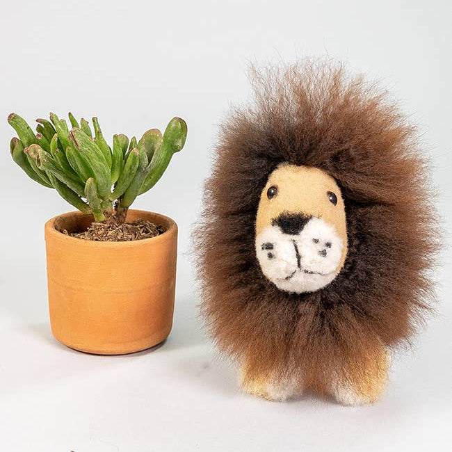 WUAMAN Handmade Lion 6"