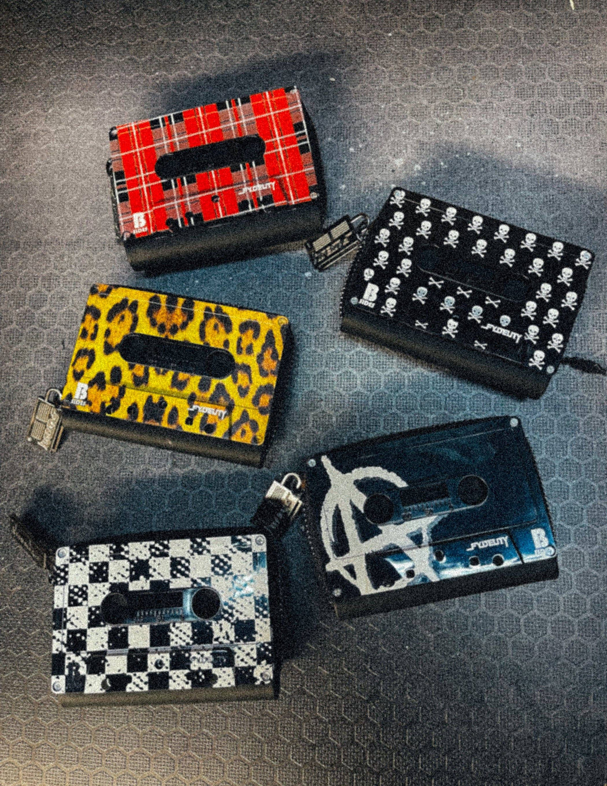 Fydelity - Retro Cassette Wallet (Check)