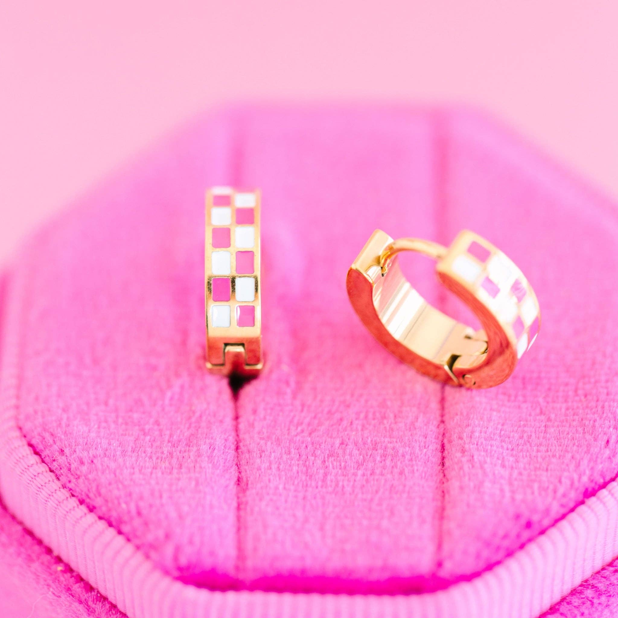 Pierced Co - Hot Pink Checkered Huggies