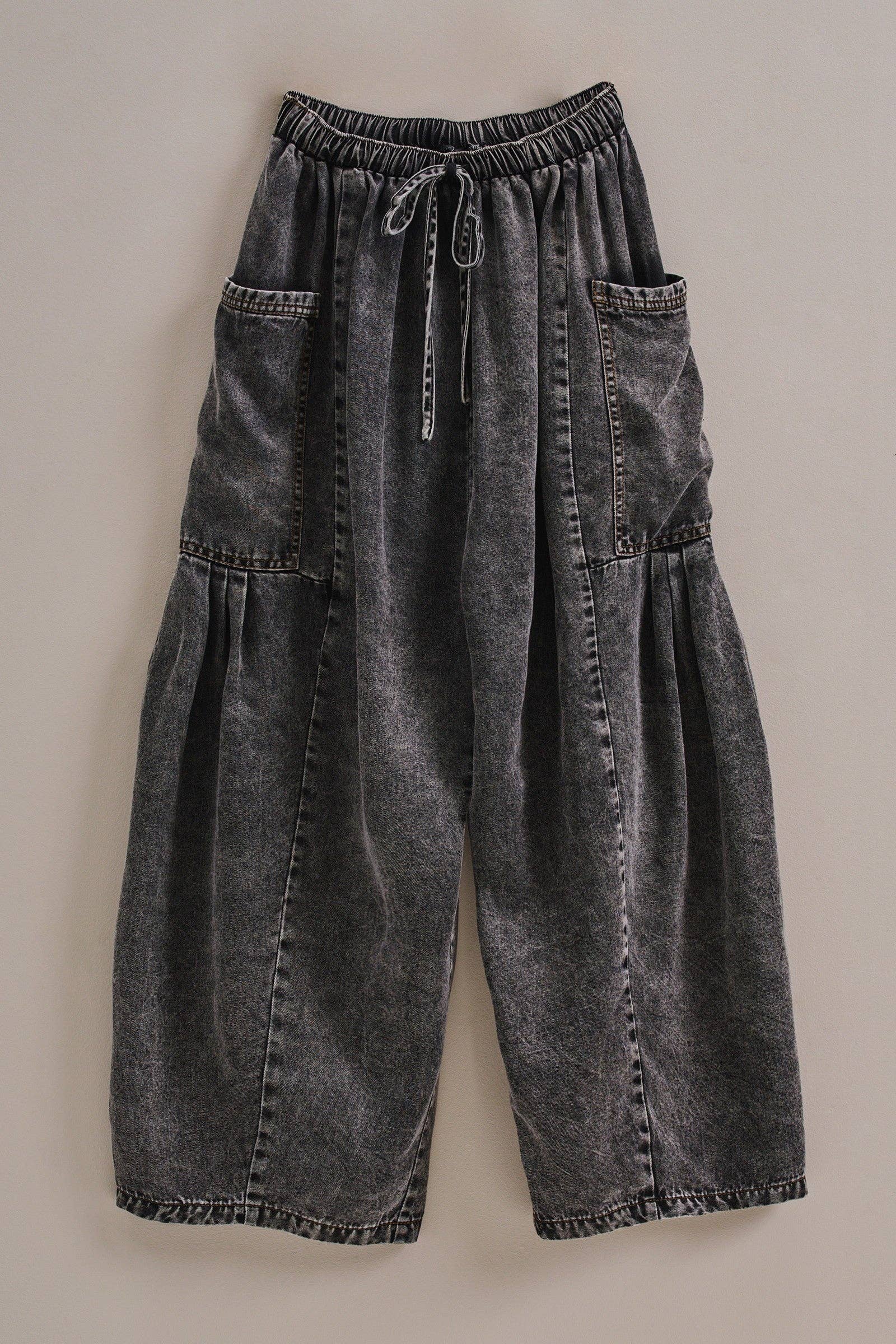 Women's Washed Denim Utility Wide Leg Pants w/ Cargo Pockets - Black