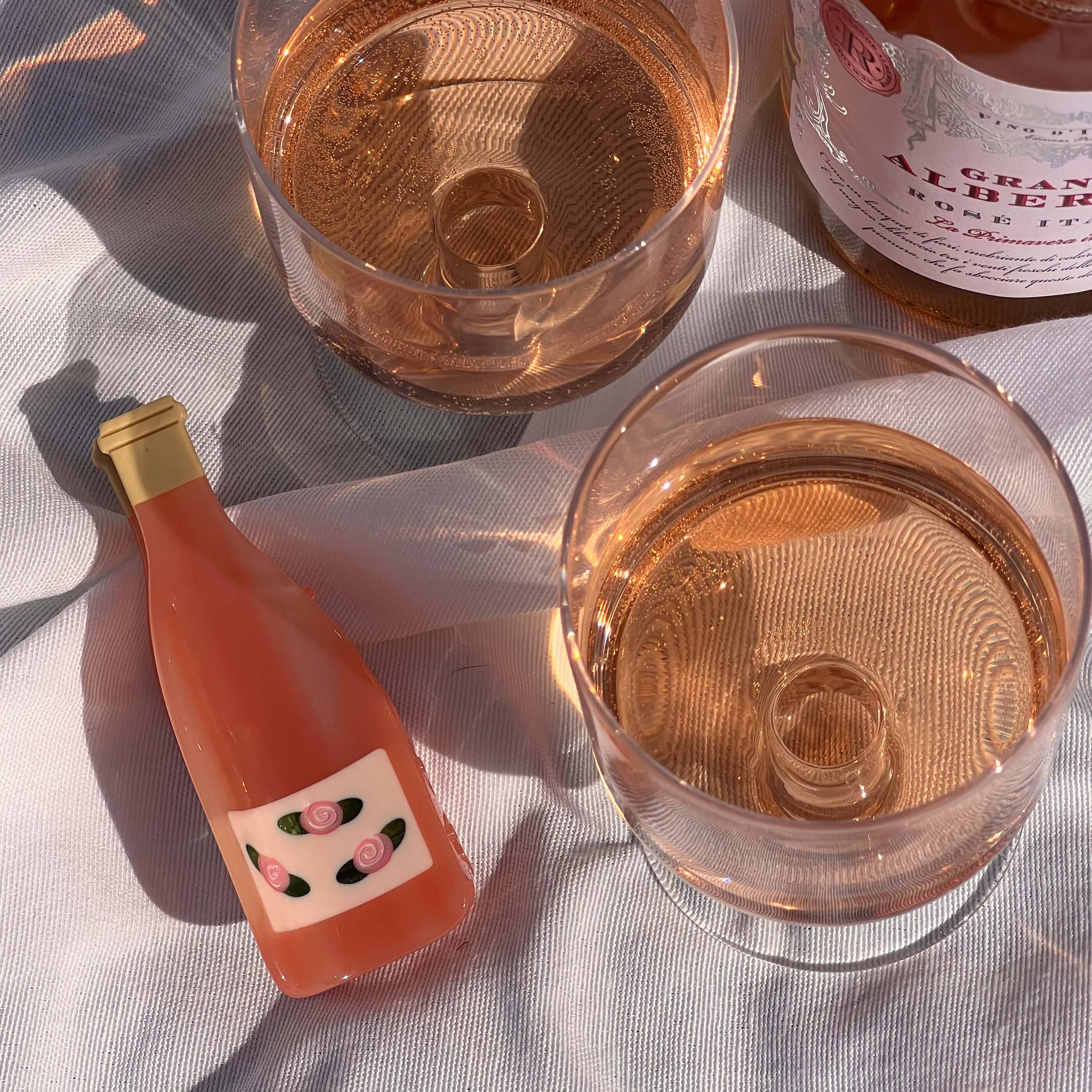 Jenny Lemons Hair Claw Clip - Large Rose Wine Bottle