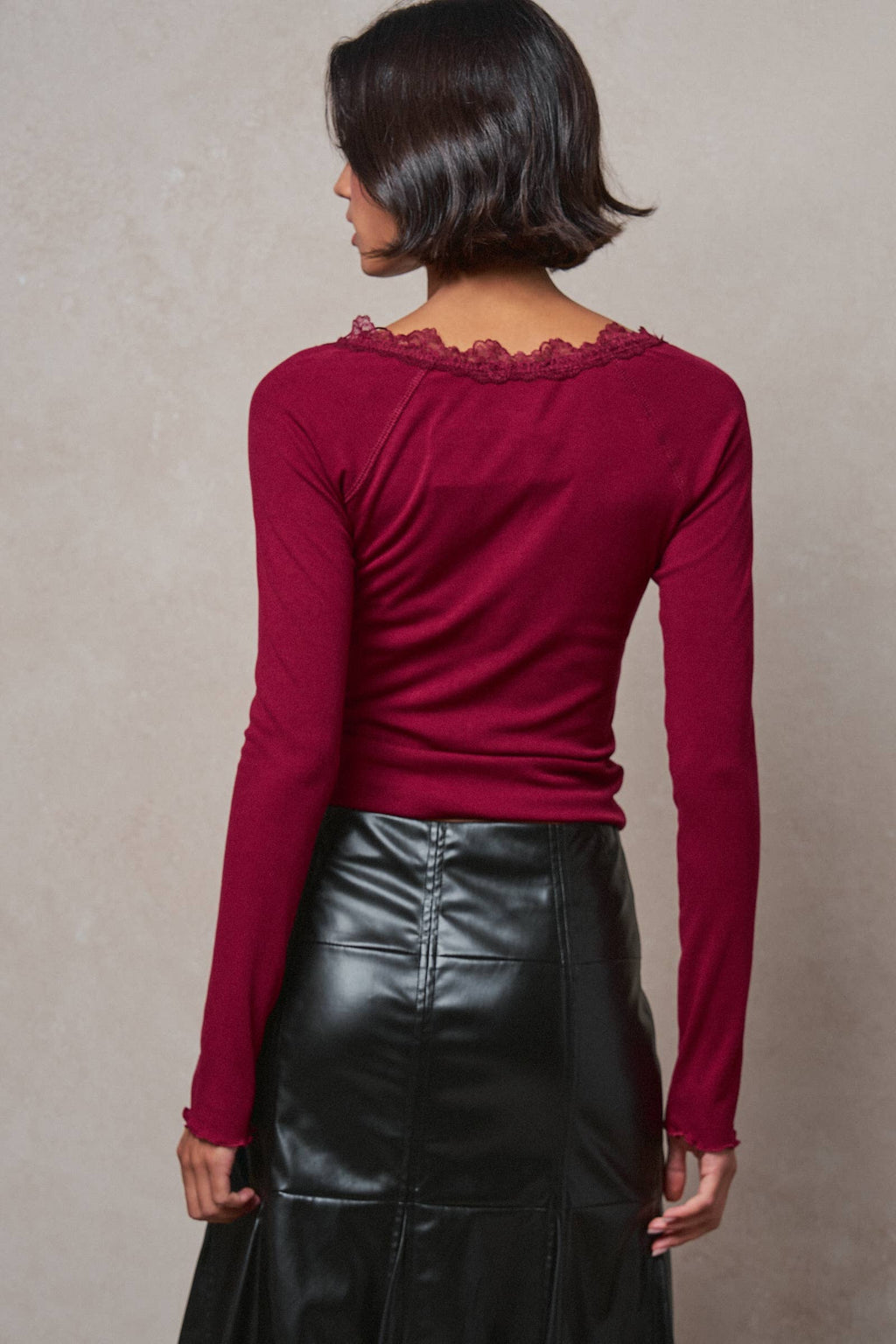 Women's Lace Trim Ribbed Knit Henley Top - Wine