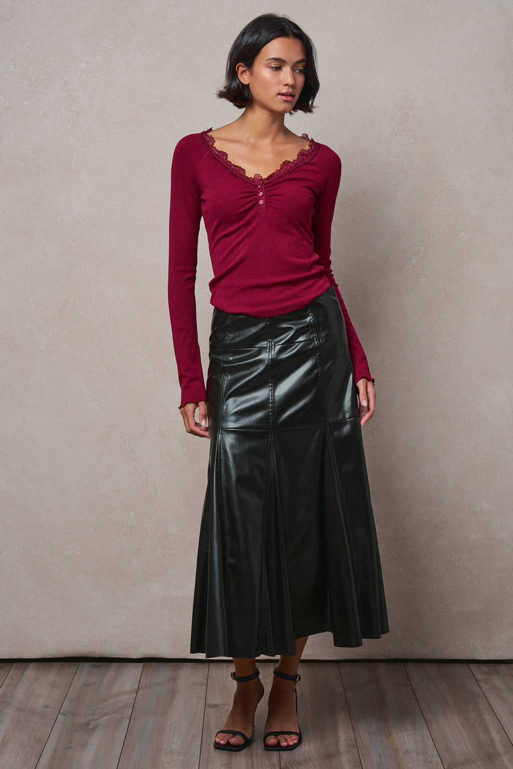 Women's Lace Trim Ribbed Knit Henley Top - Wine