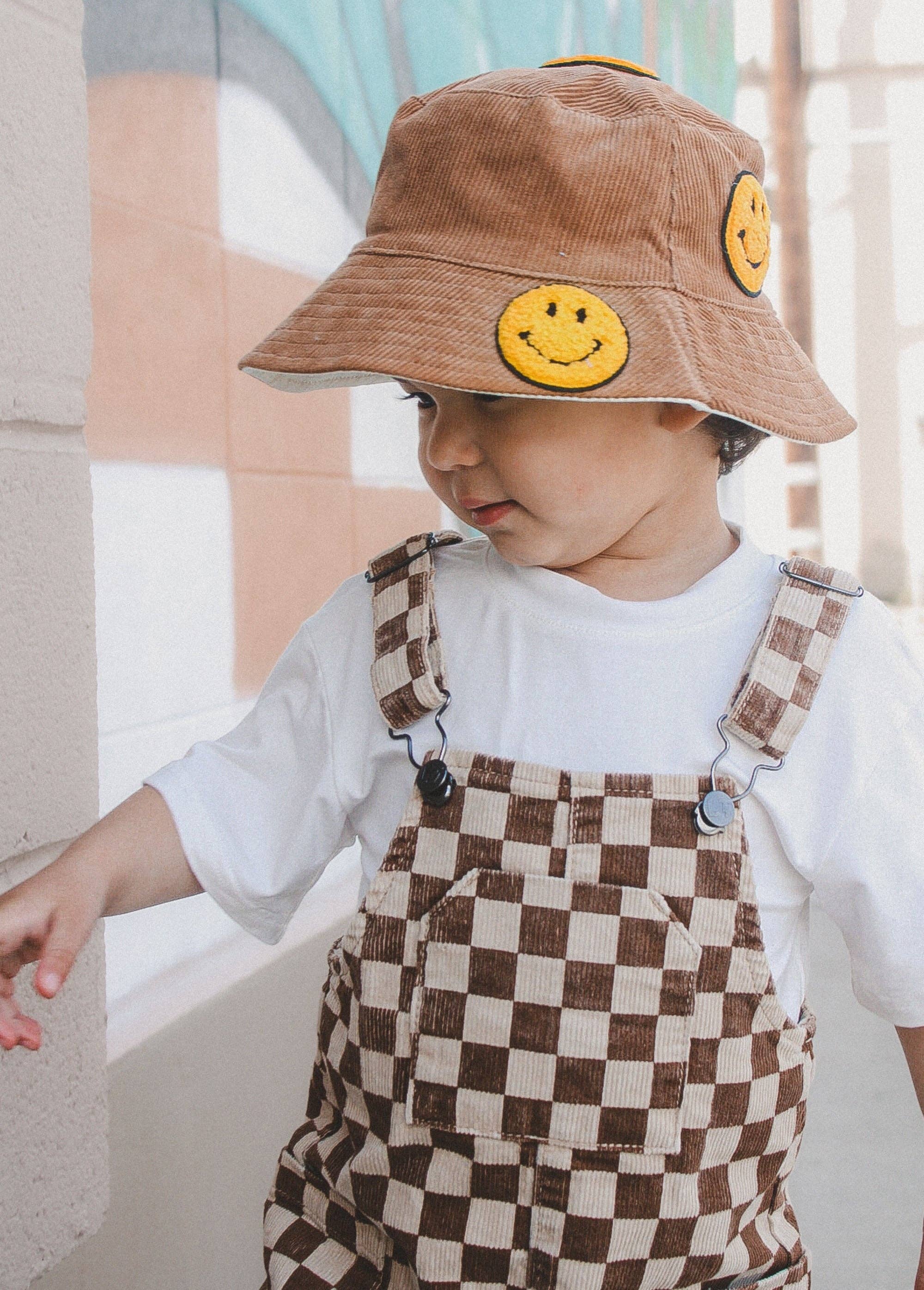 Little Trouble - Smiley Bucket Hat - Tan