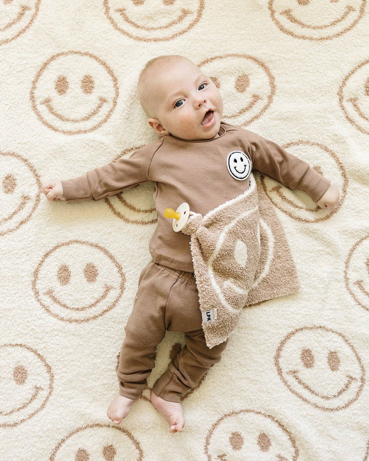 Lucky Panda Kids Baby Blanket - Smiley Plush Latte