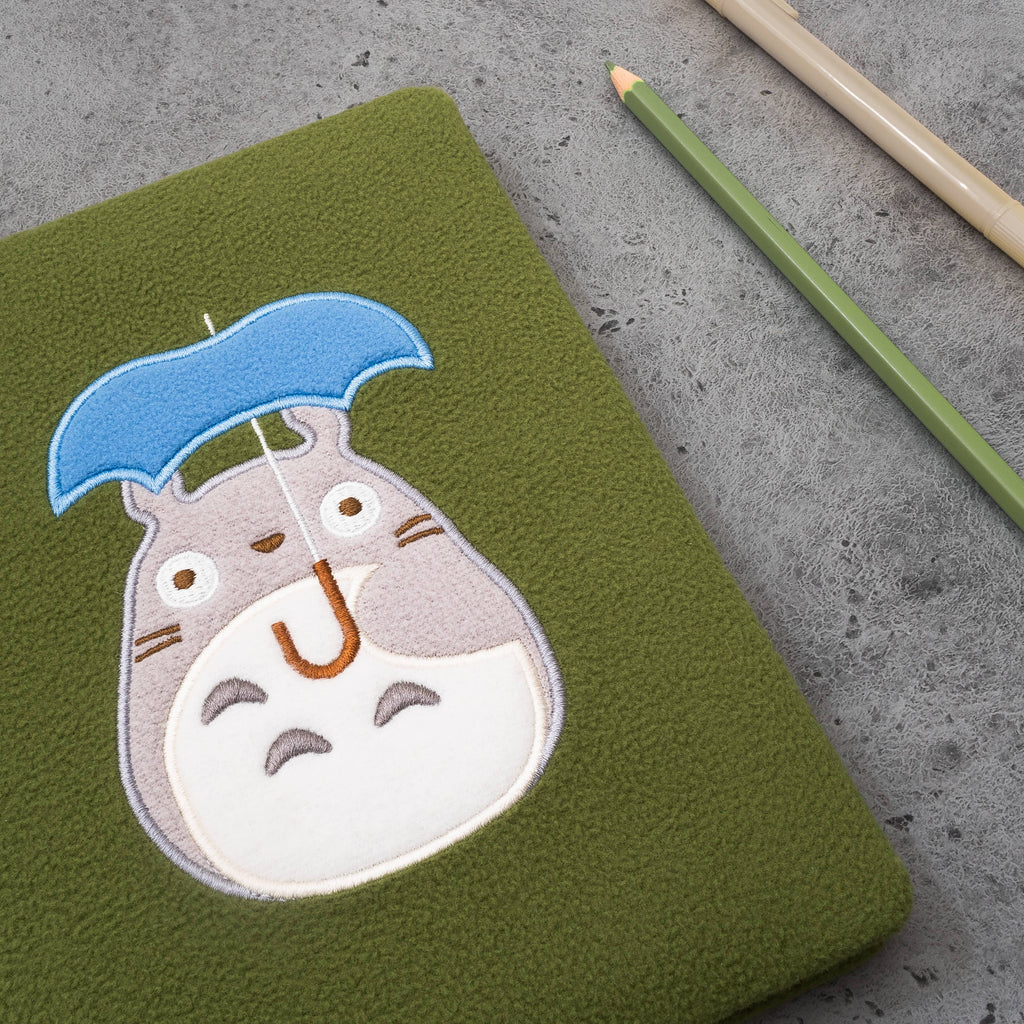 Chronicle Books - Studio Ghibli My Neighbor Totoro: Totoro Plush Journal