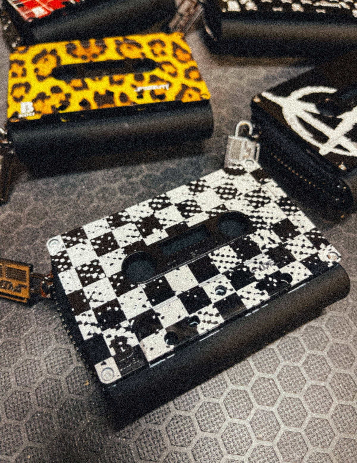 Fydelity - Retro Cassette Wallet (Check)