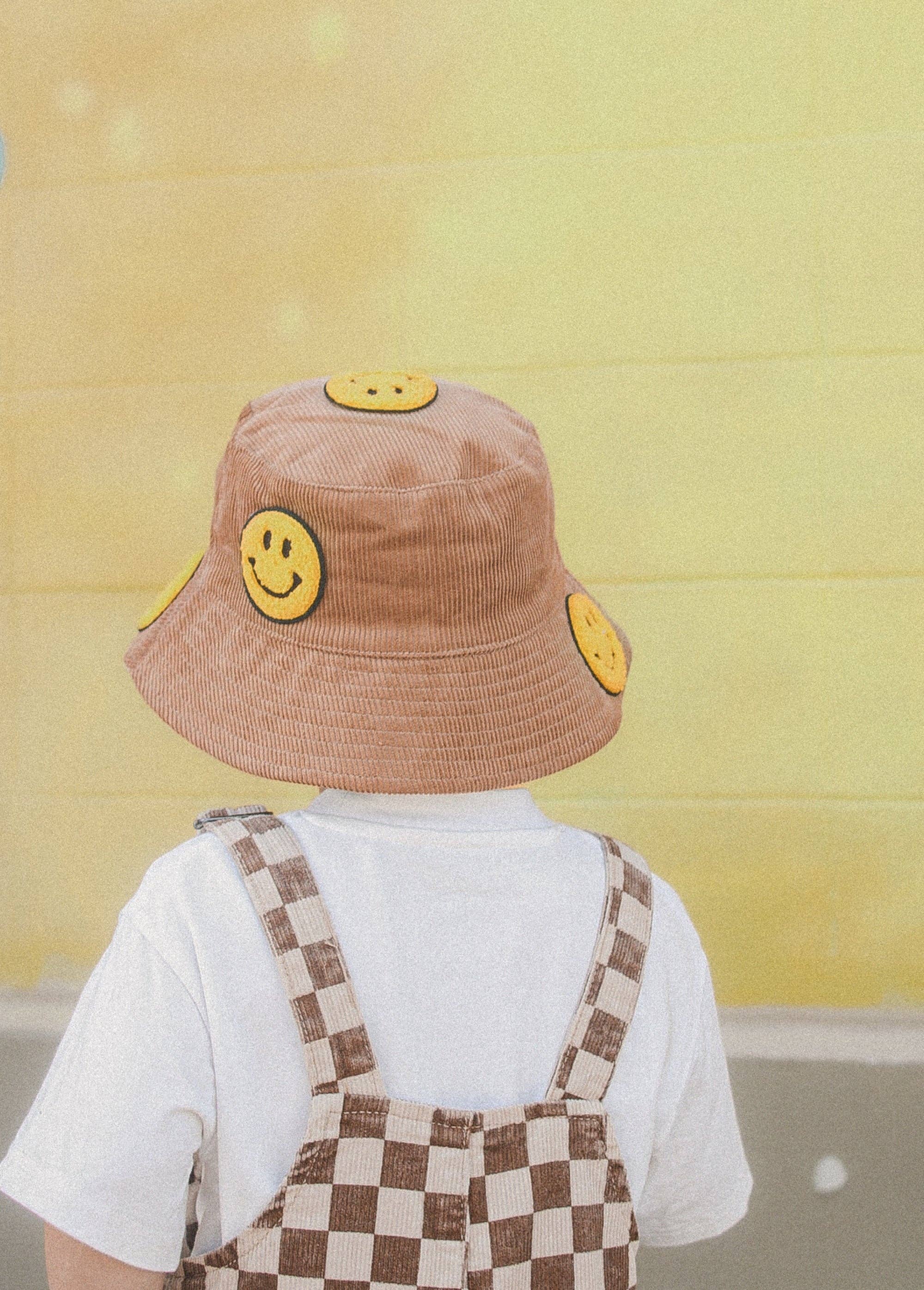 Little Trouble - Smiley Bucket Hat - Tan