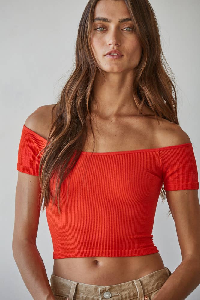 Women's Knit Seamless Ribbed Off Shoulder Crop Top - Scarlet