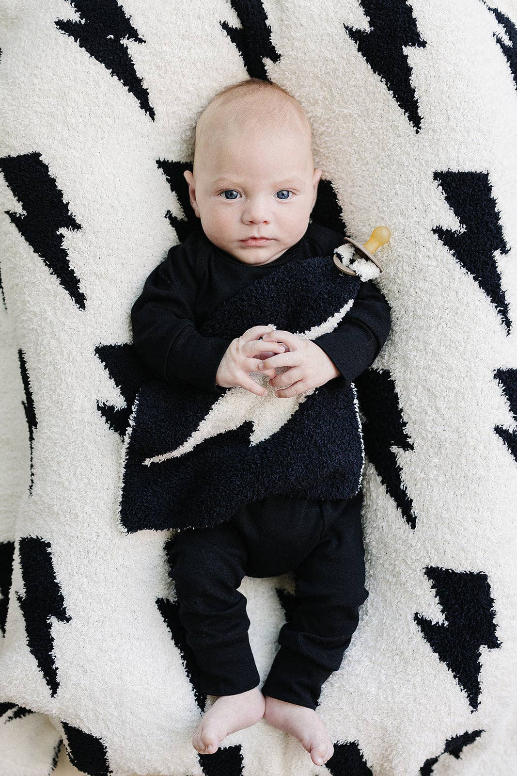 Lucky Panda Kids Baby Blanket - Black Lightning Bolt