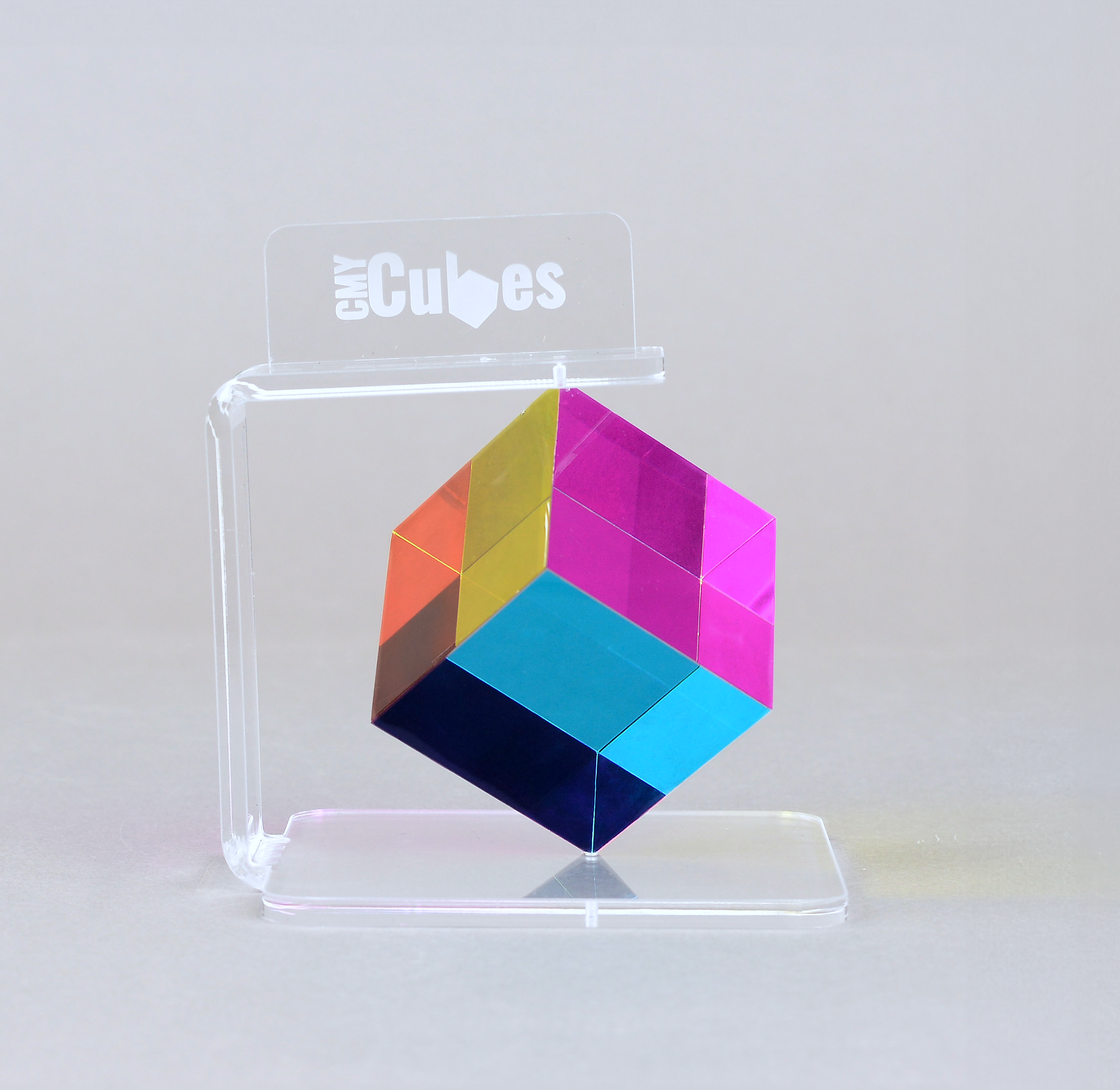 CMY Cubes - The GyroStand