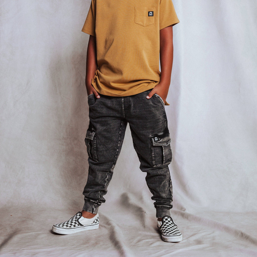 RAGS - Relaxed Fit Cargo Joggers - Washed Black Denim