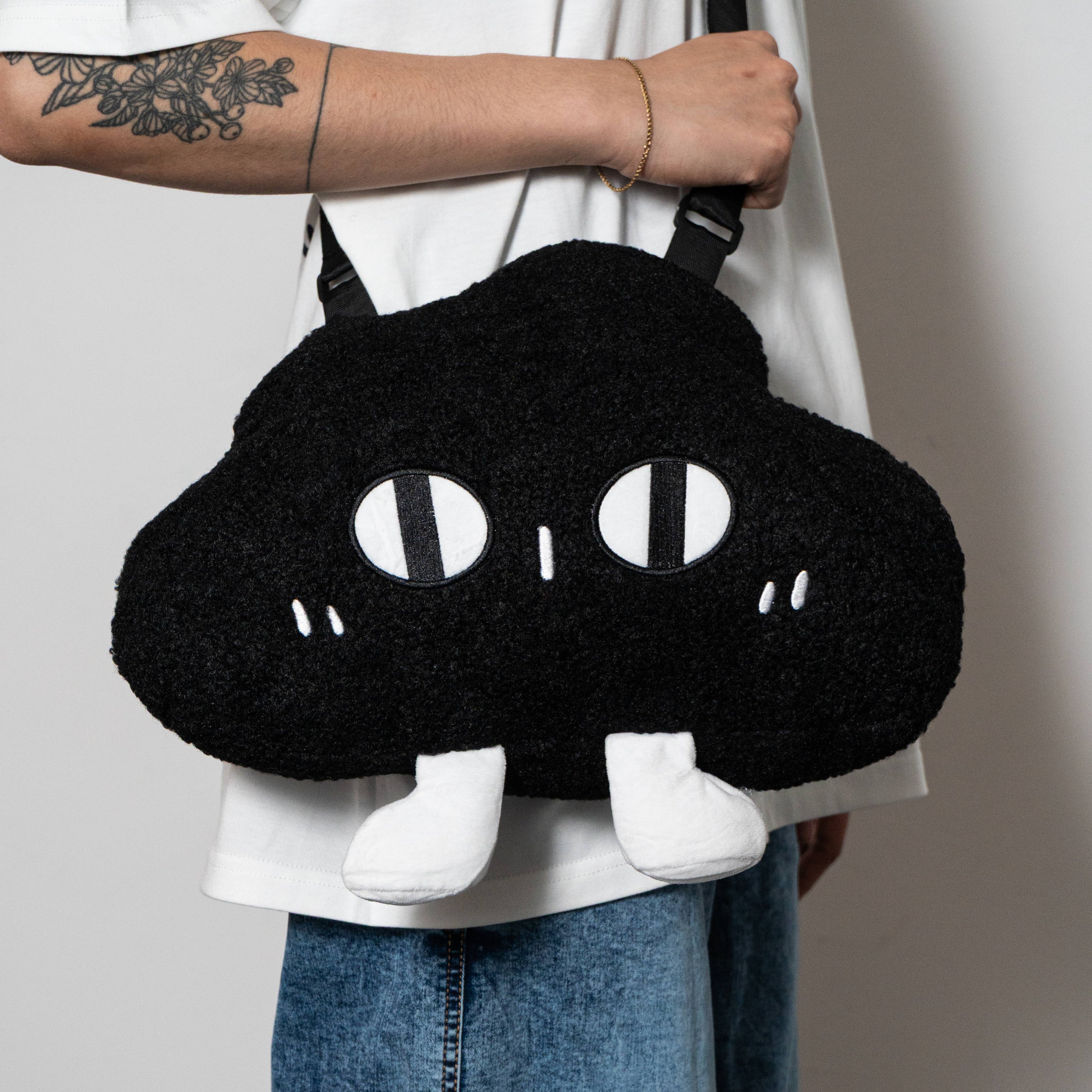 Karepango - KUMO: Crossbody Plush Bag